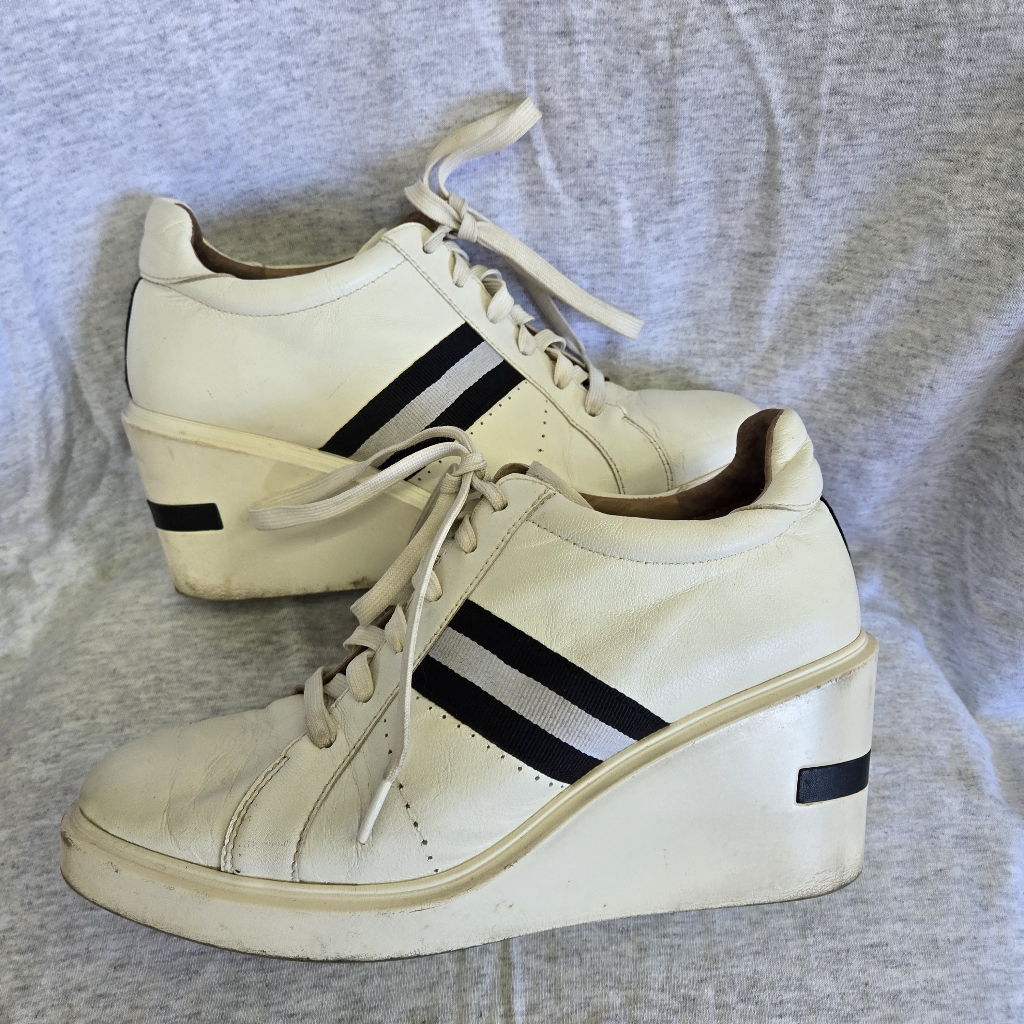 Linea Paolo White And Black Striped Wedge Sneakers Size 8.5